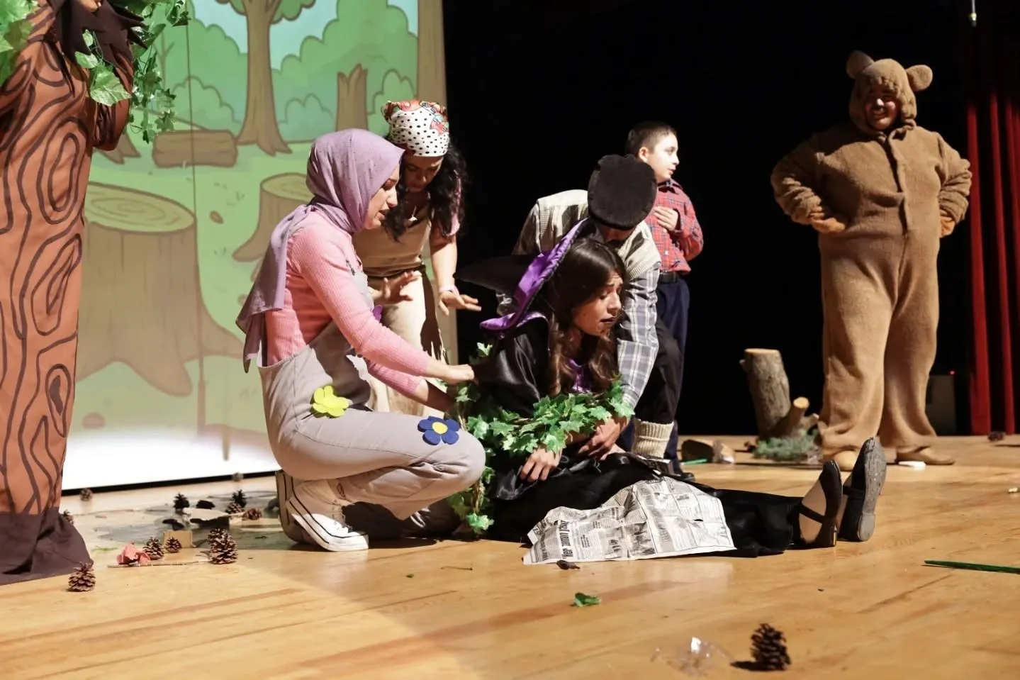 Kütahyalı minikler doğanın gizemini tiyatro sahnesinde keşfetti