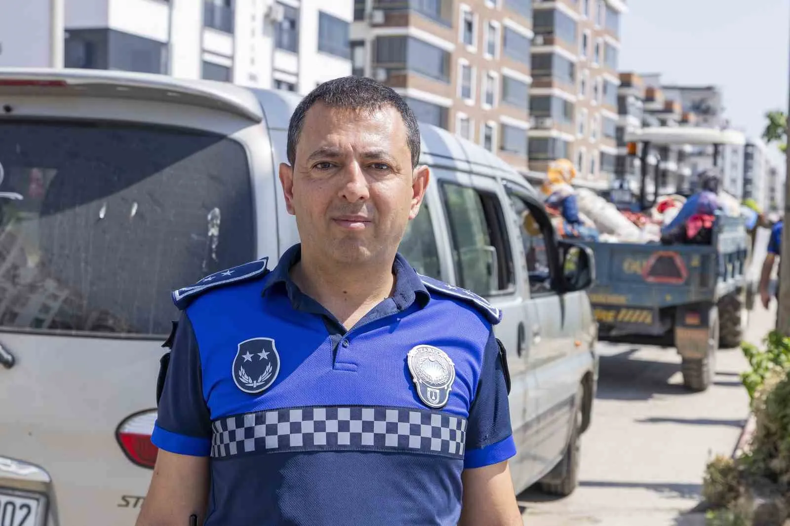Torbalı’da tarım işçilerinin can güvenliği için şafak operasyonu: Korsan servisler trafikten men edildi