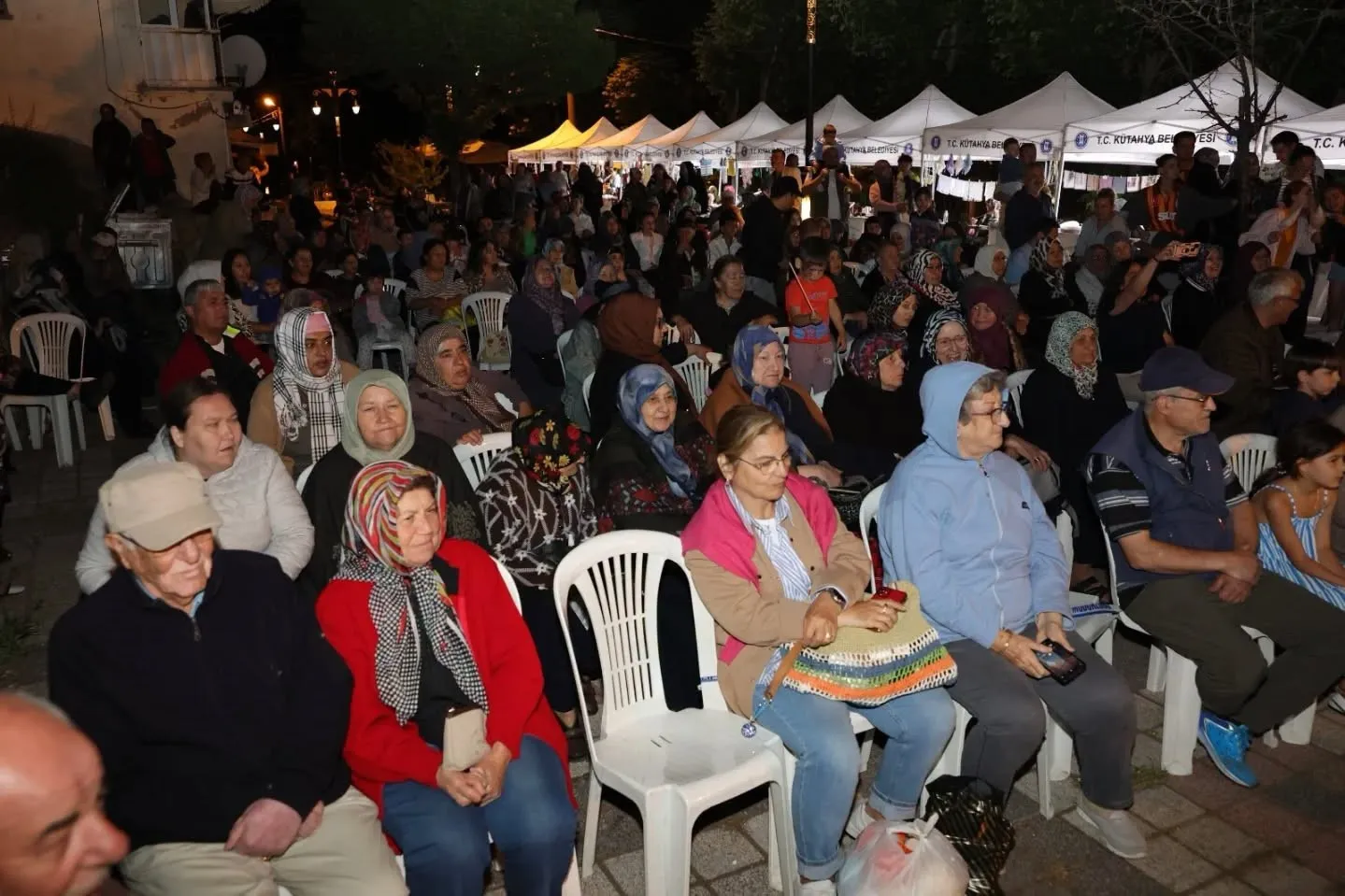 Ilıca’da nostalji rüzgarı: Geleneksel eğlenceler mahalleliyi buluşturdu