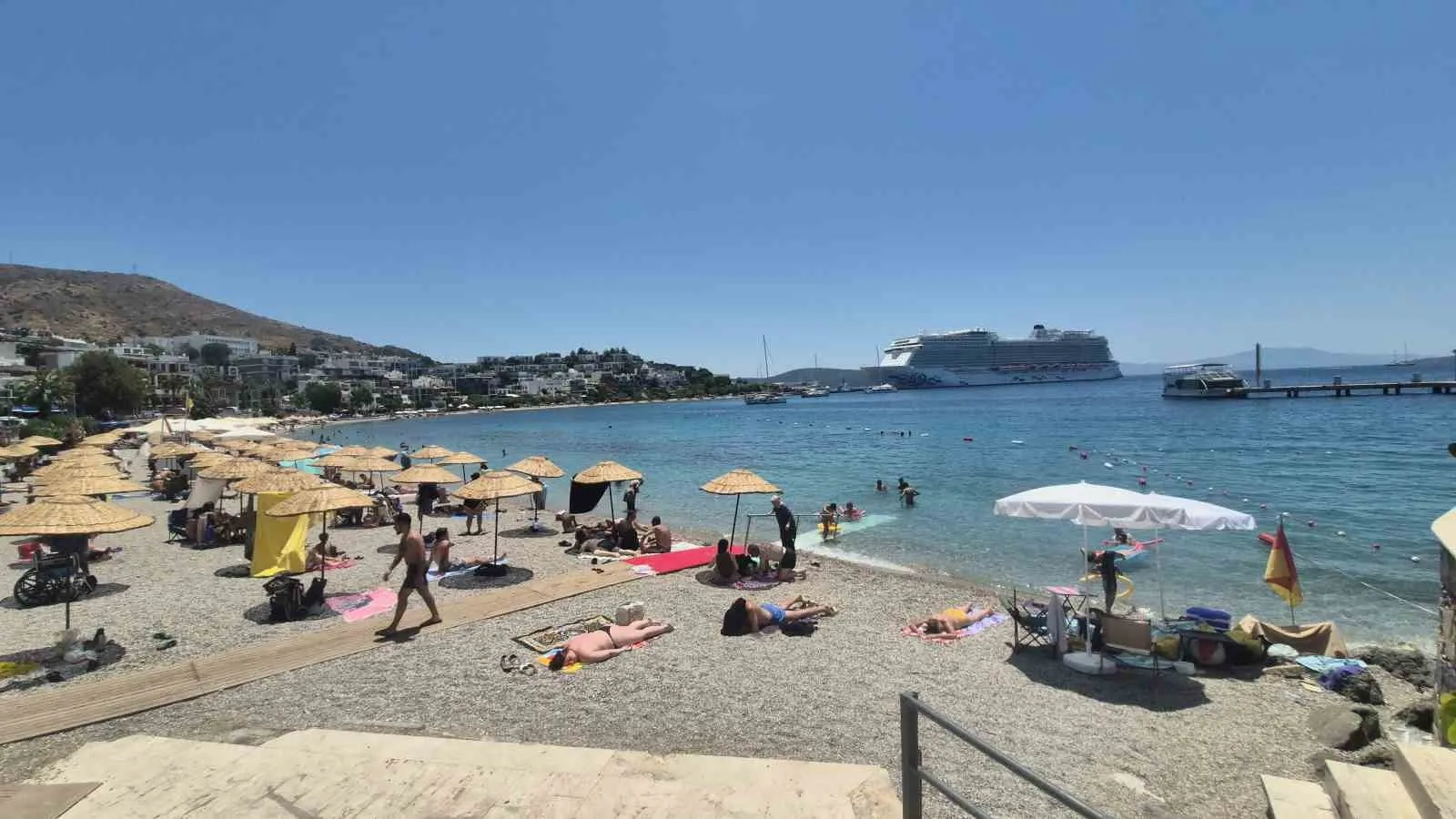 Bodrum limanında dev hareketlilik: Aroya binlerce turisti ağırladı