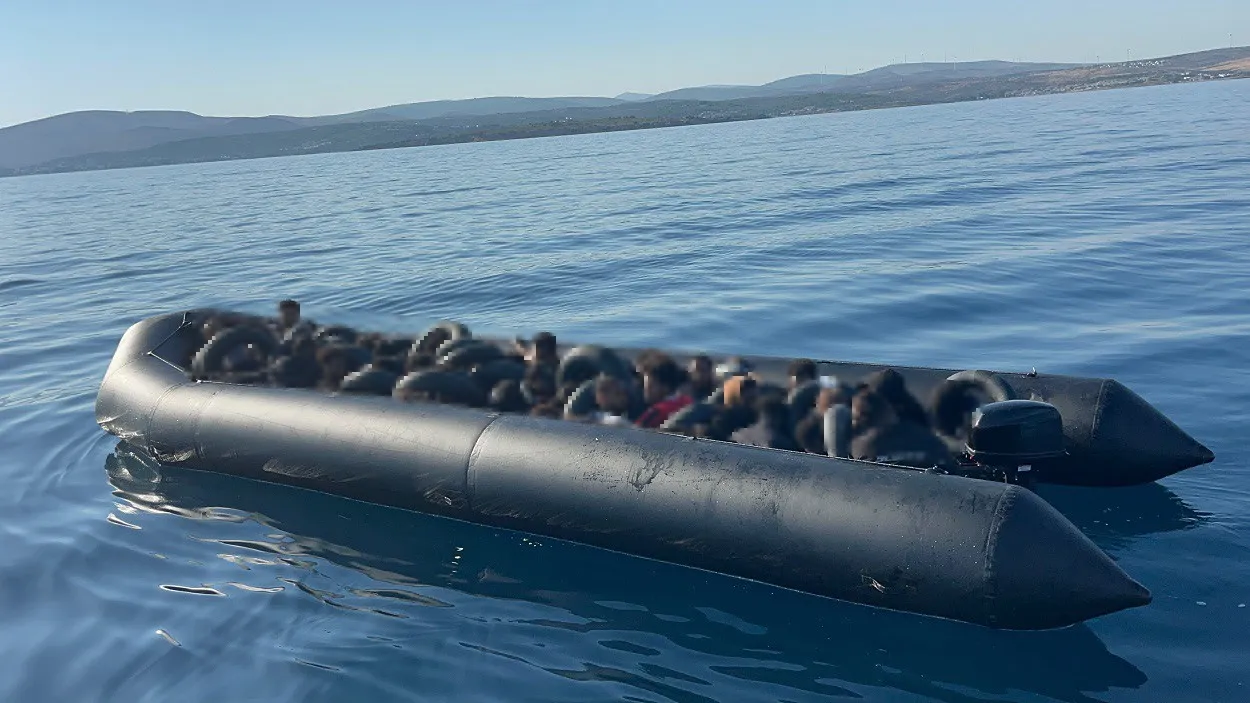 Ege'de kaçak geçişlere geçit yok: Çeşme kıyılarında 54 kişi yakalandı