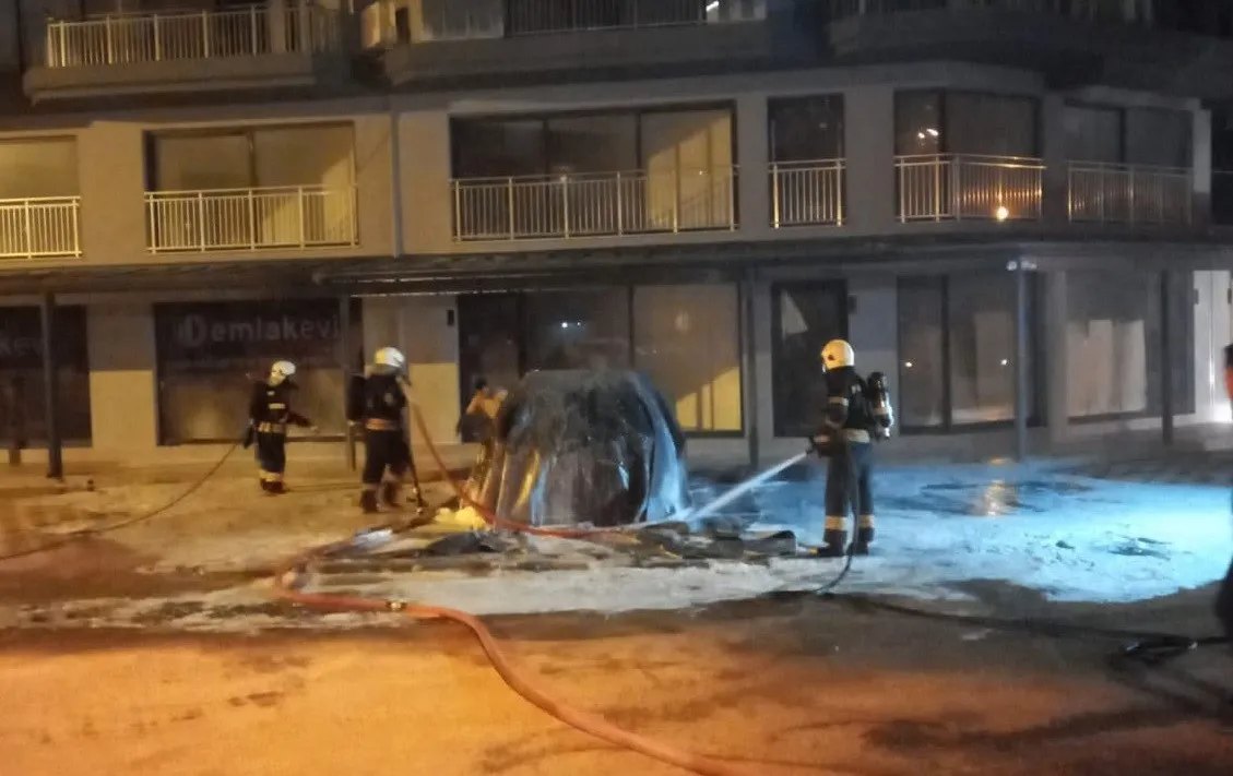 Dalaman'da elektrikli araç paniği: İtfaiye battaniye ile müdahale etti