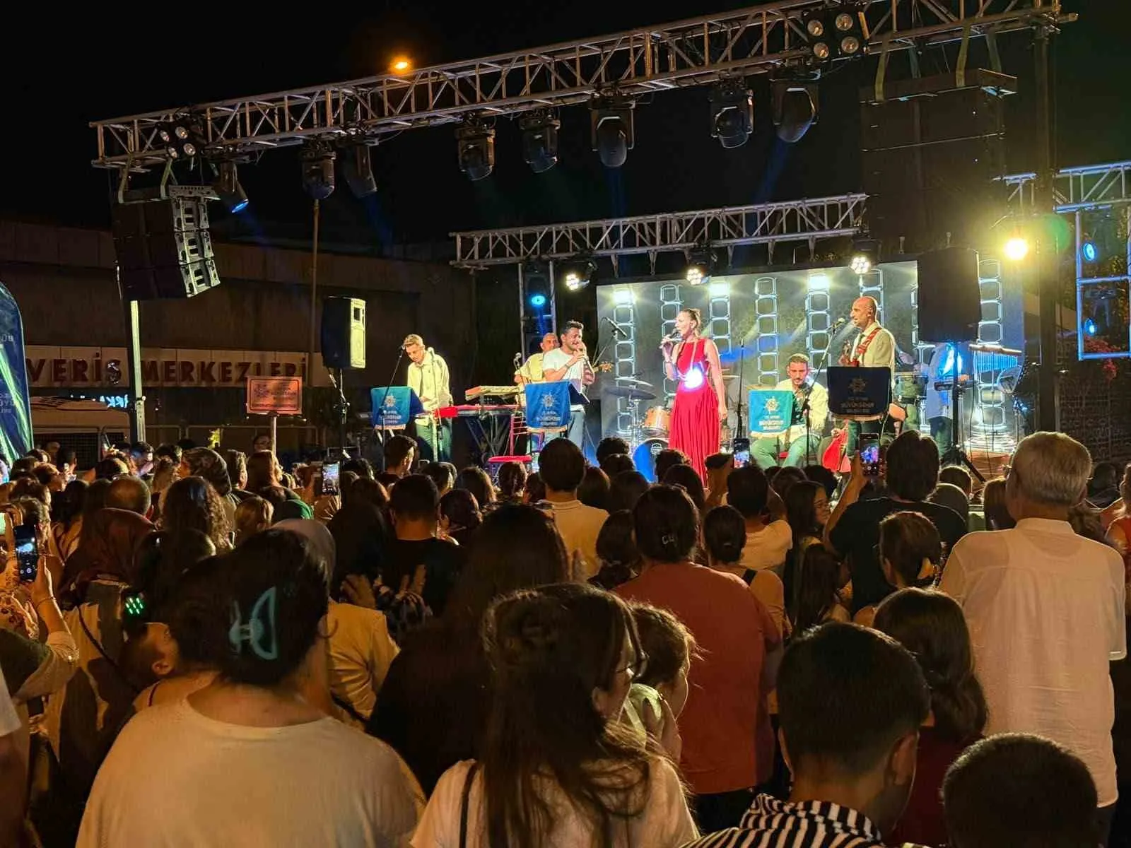 Nazilli'de nostalji rüzgarı: 80’ler ve 90’ların ruhu meydanlara taştı