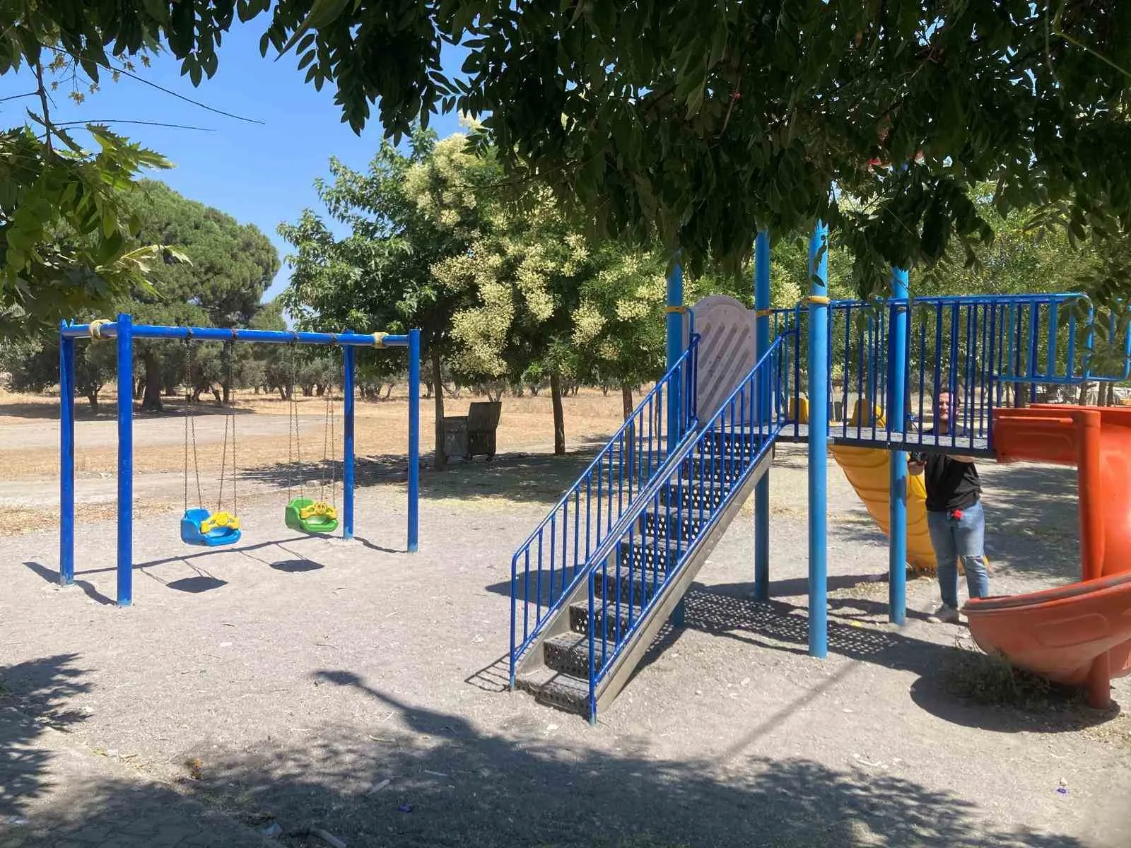 Yunusemre'de oyun alanlarina yaz bakimi: Çocuklarin keyfi yerine gelecek