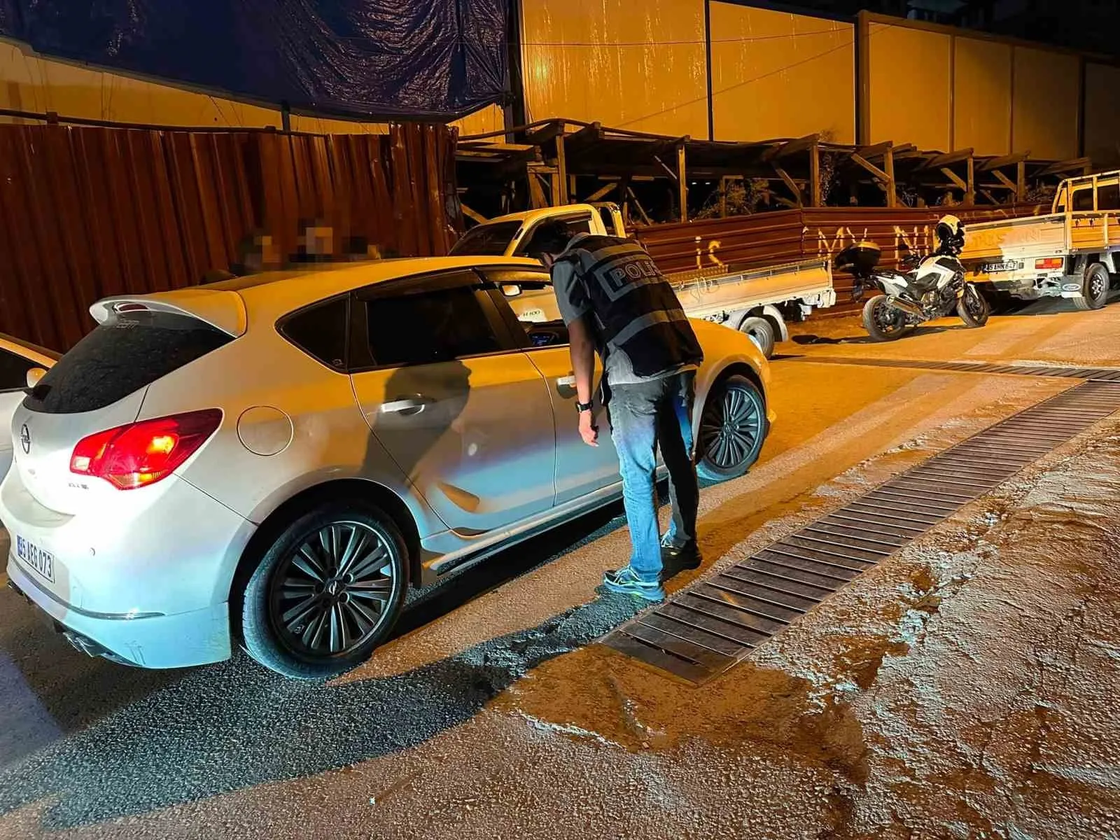 Manisa’da gece yarısı operasyonu: Zehir tacirlerine ağır darbe