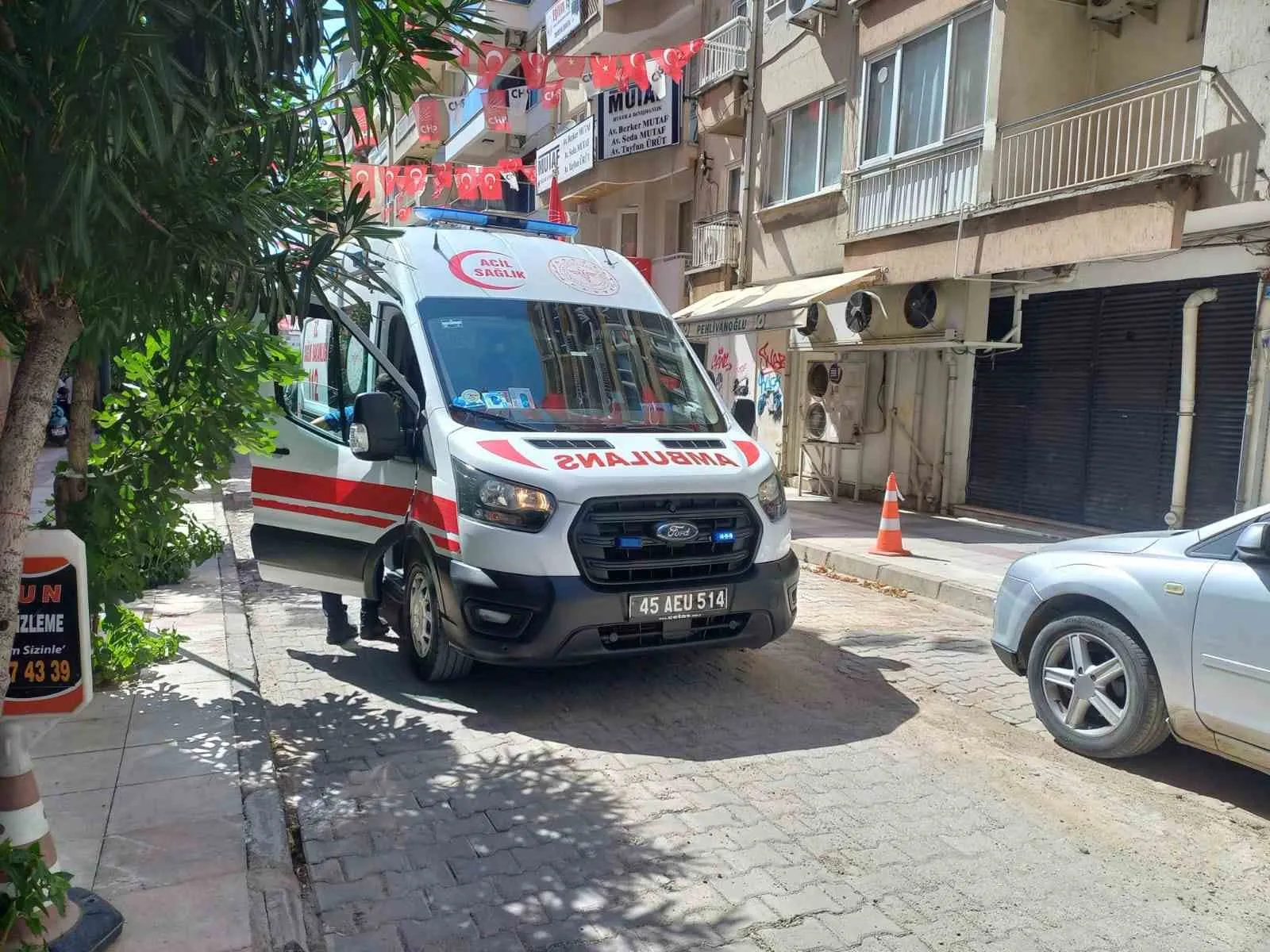 Manisa CHP İl Binasında gergin anlar: Tartışma kavgaya dönüştü