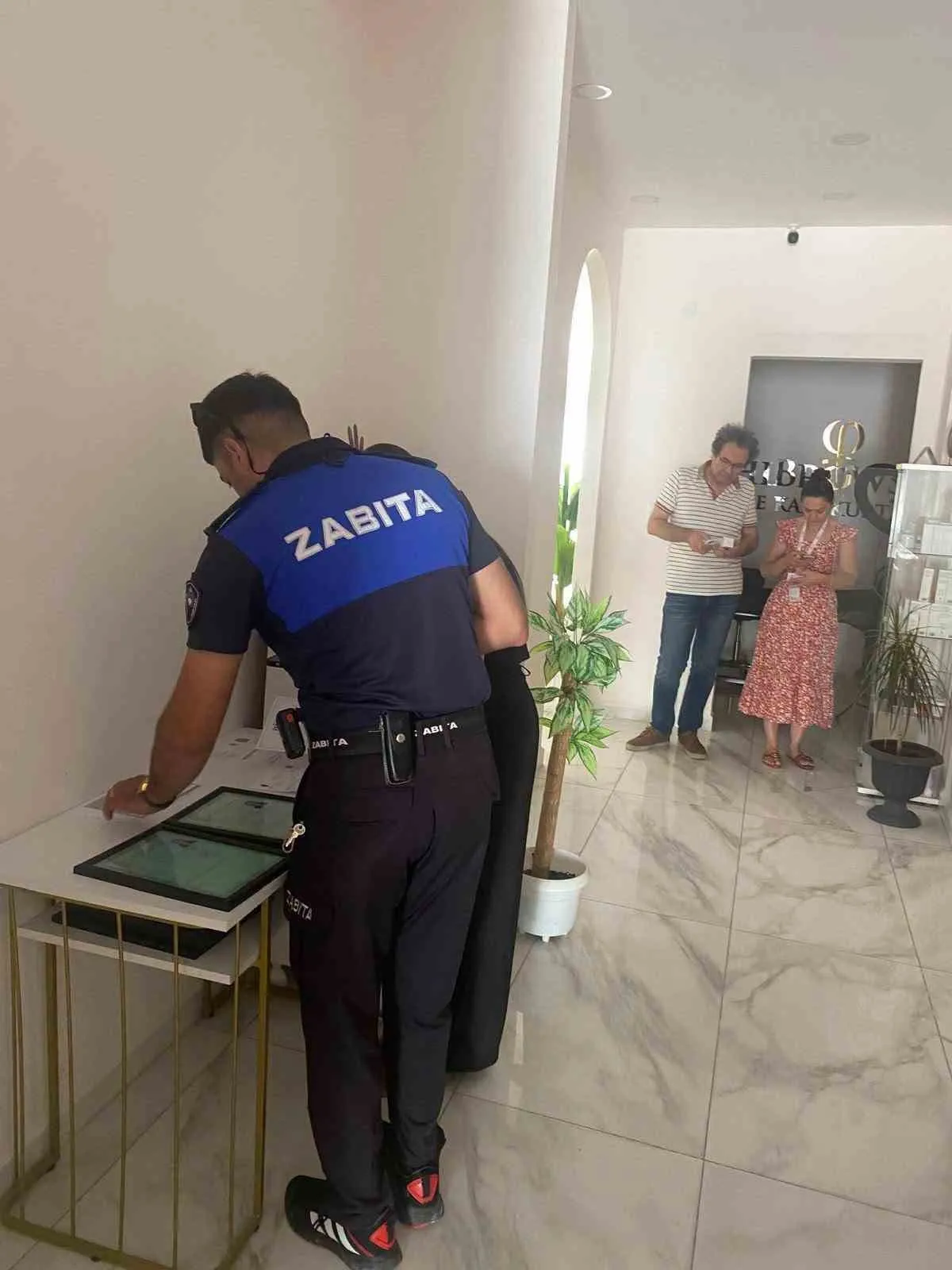 Germencik’te güzellik merkezlerinde hijyen mesaisi: Ekipler sahaya indi
