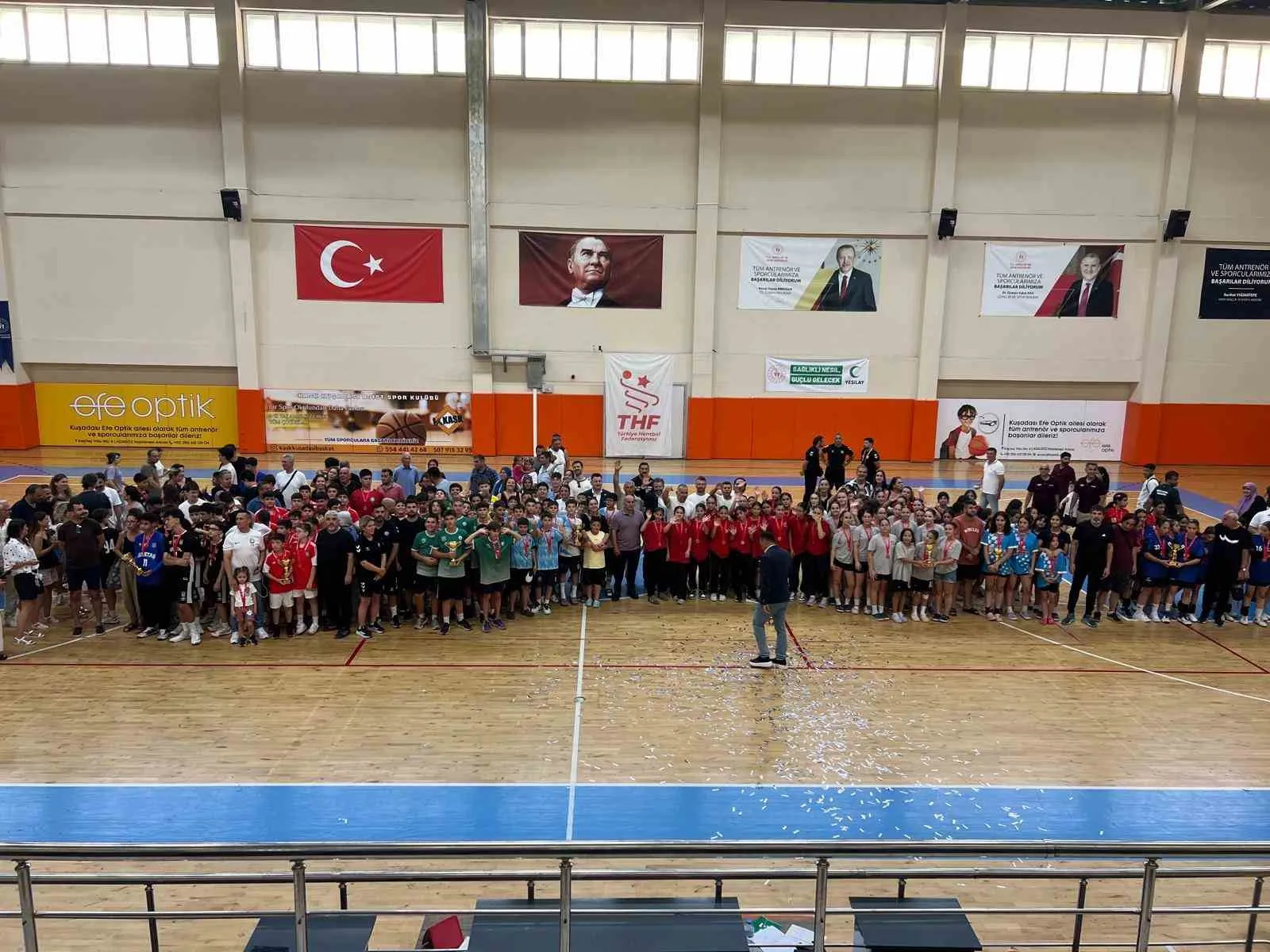 Geleceğin yıldızları Aydın’da buluştu: Hentbol şöleni kupa töreniyle noktalandı