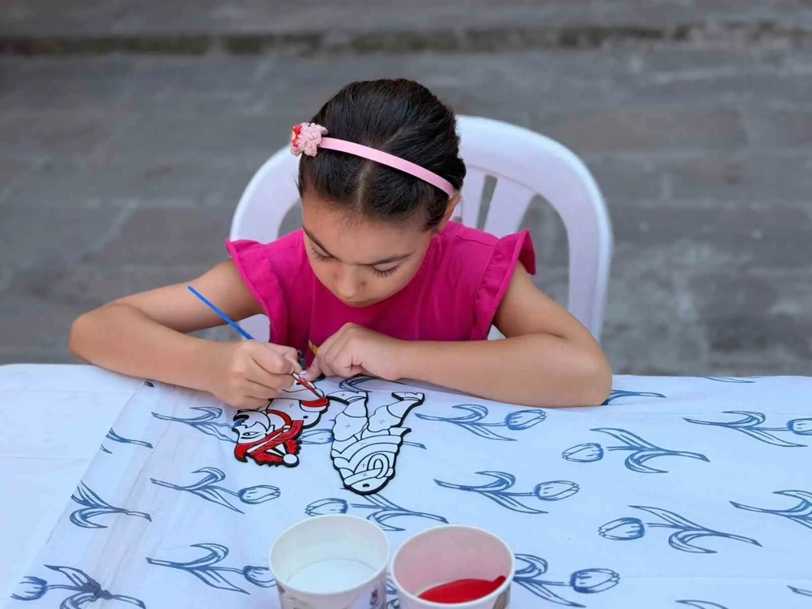 Minik ellerden milli dokunuş: Hacivat ve Karagöz ay-yıldızlı renklerle buluştu