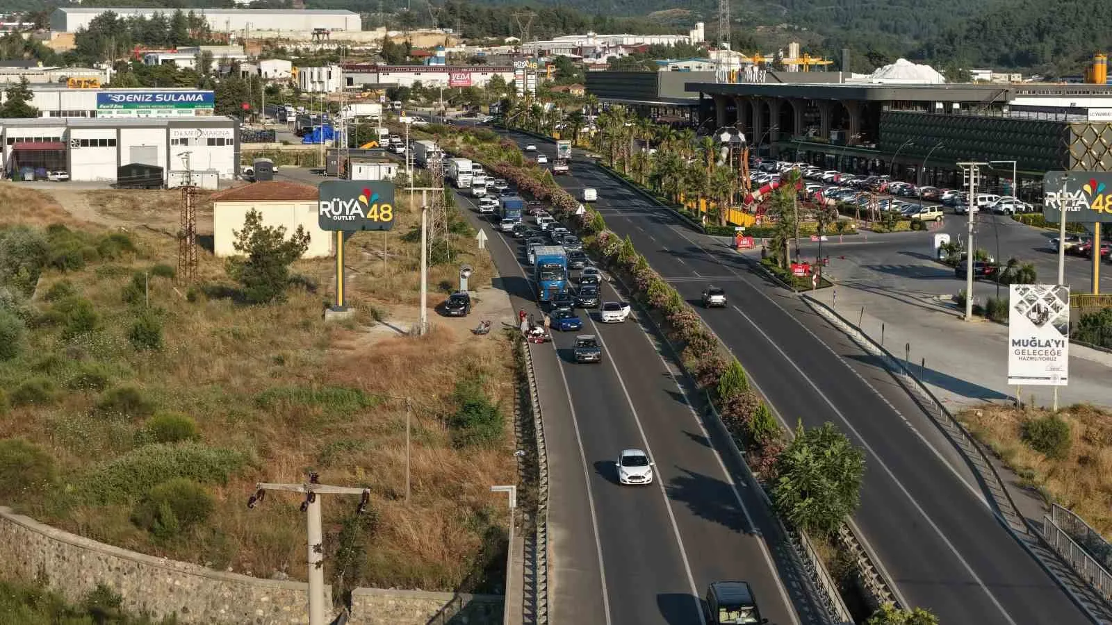 Muğla’da motosiklet kazası: Sürücü yola savruldu