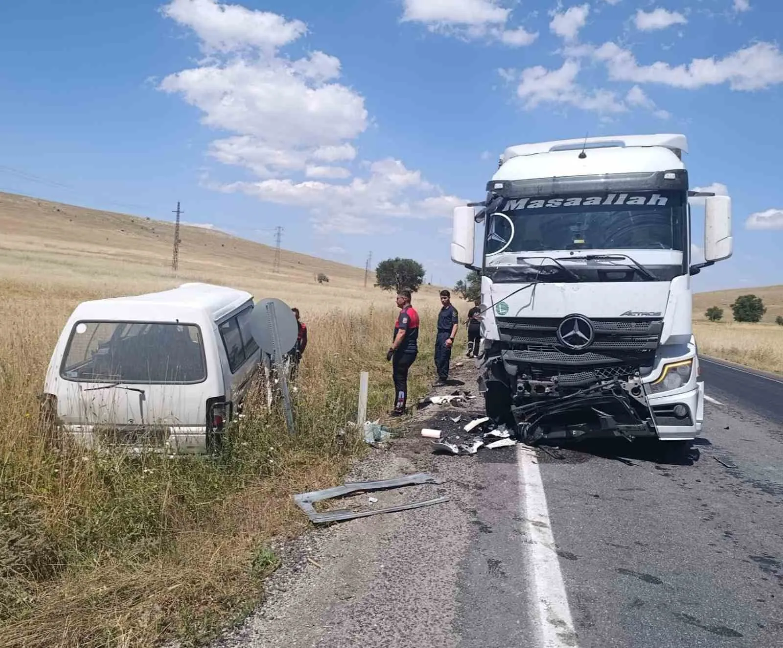 Afyonkarahisar'da feci çarpışma: 79 yaşındaki sürücü olay yerinde can verdi