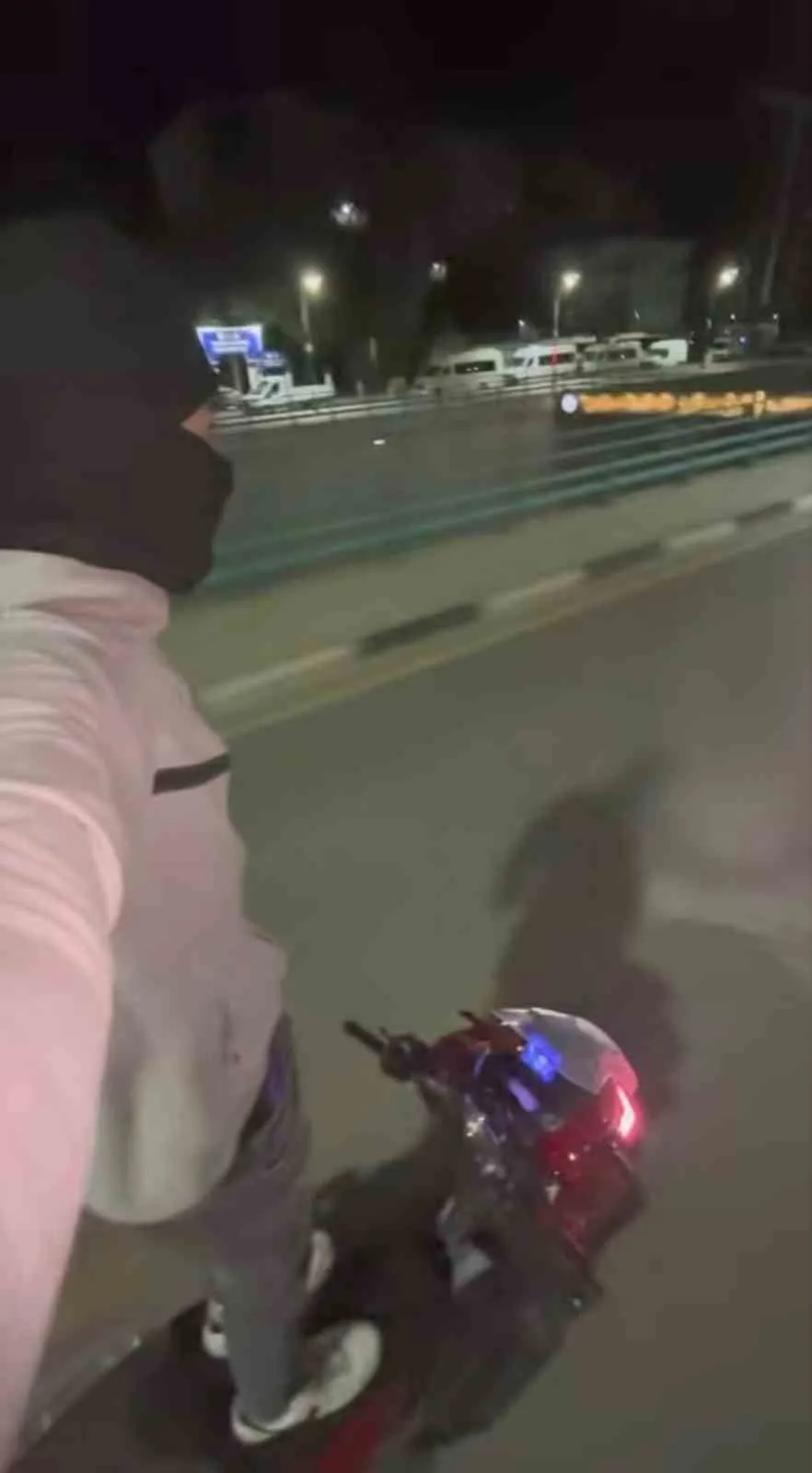 Sosyal medya şovu pahalıya patladı: Motosikletli magandaya ağır fatura