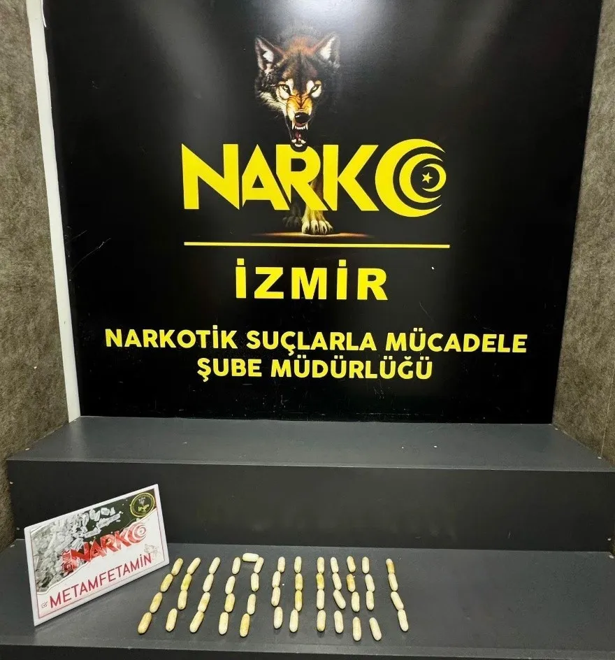Havalimanında mide bulandıran operasyon: 490 gram zehri yutarak getirdi
