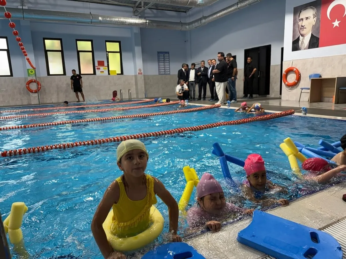 Kasapoğlu’ndan Bayındır çıkarması: Tarımdan spora sahada nabız tuttu