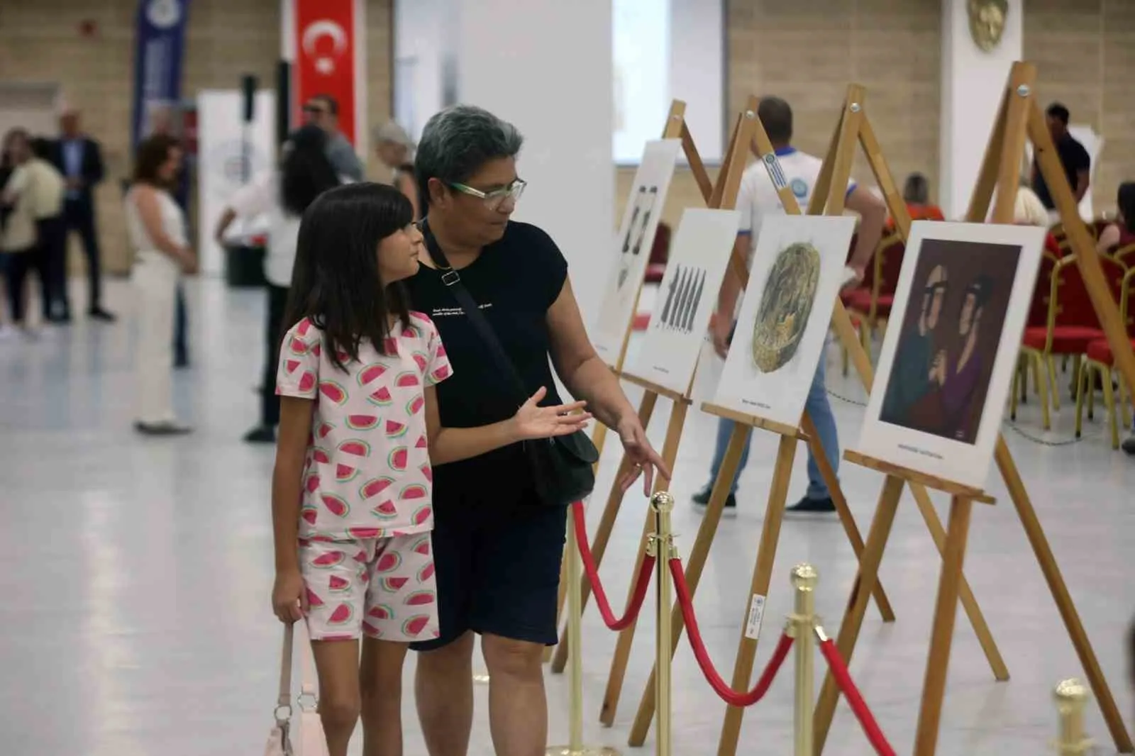 Çizgilerle sevgi dili: Muğla’da dünya çapında karikatür buluşması