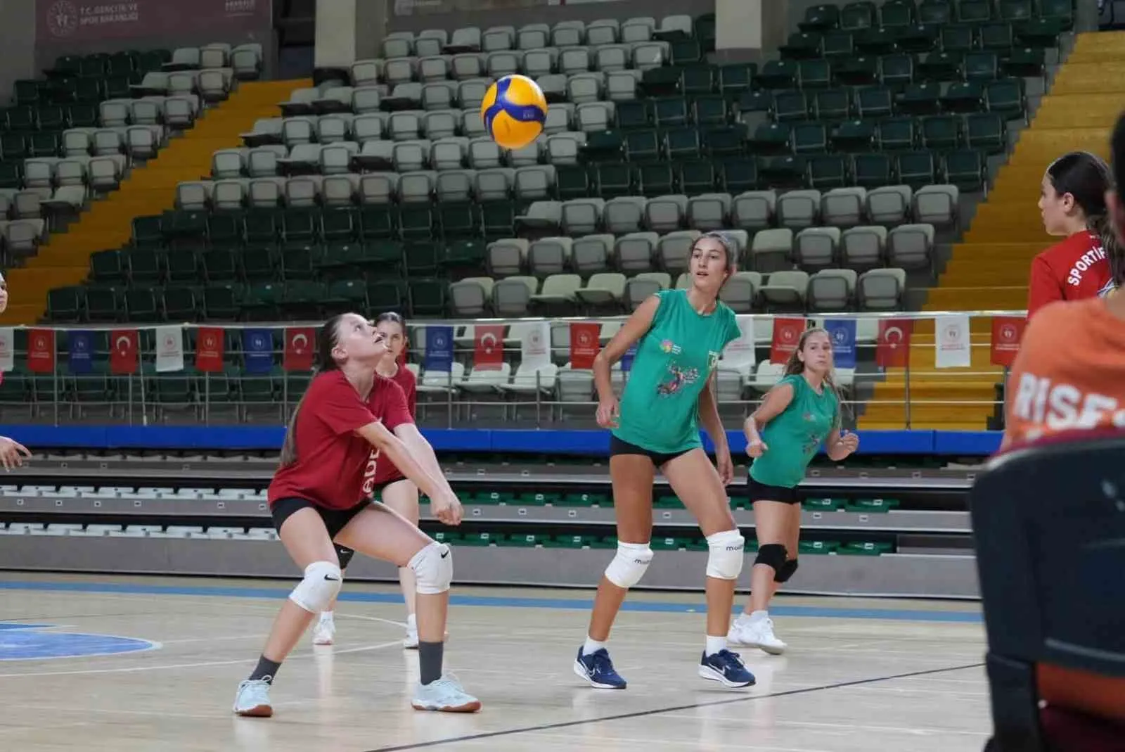 Muğla’nın voleybol perileri Balıkesir yolcusu: Hazırlıklar tamamlandı