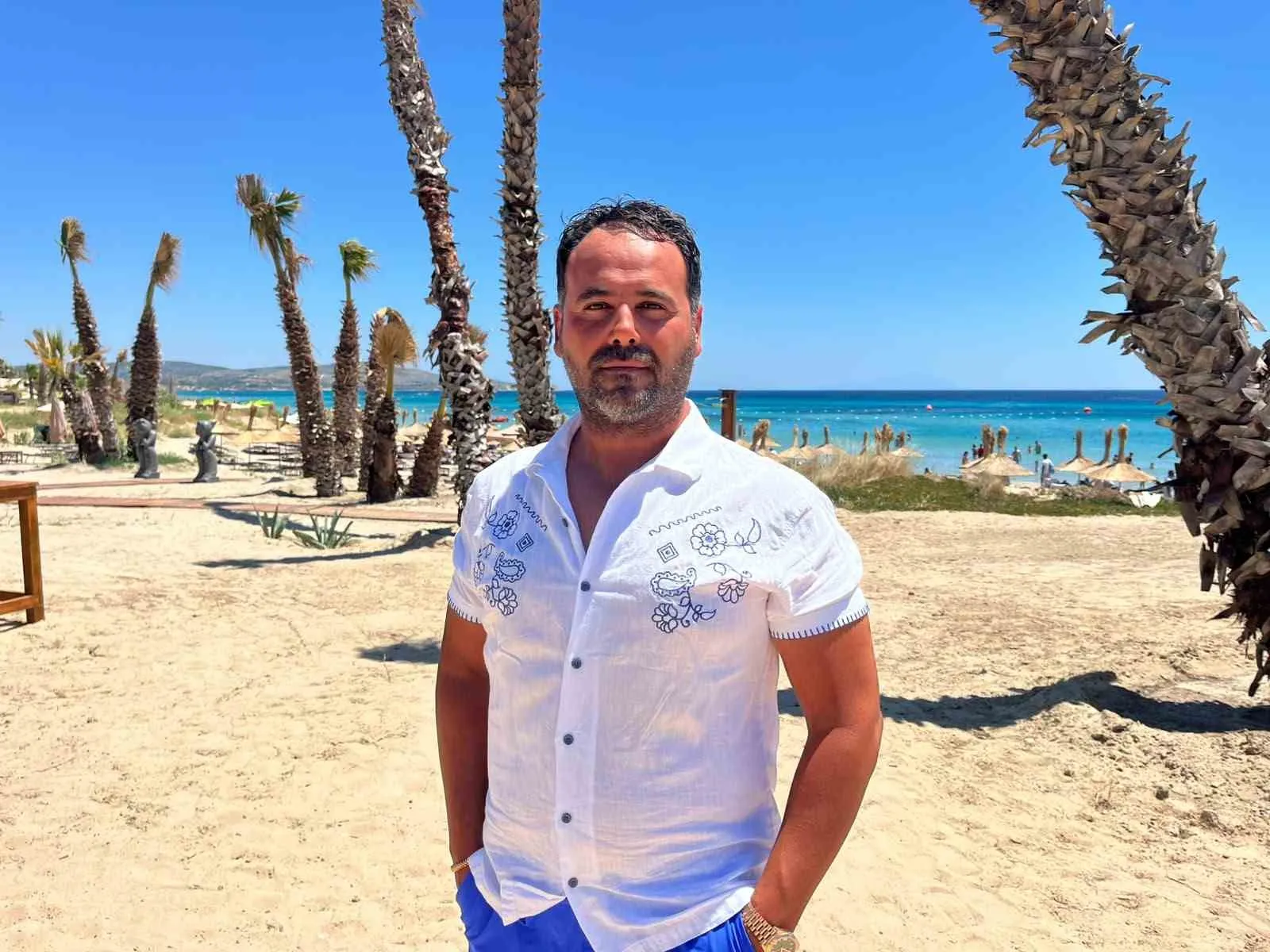 Çeşme'de ezber bozan tesis: Akademik tezini plajda gerçeğe dönüştürdü