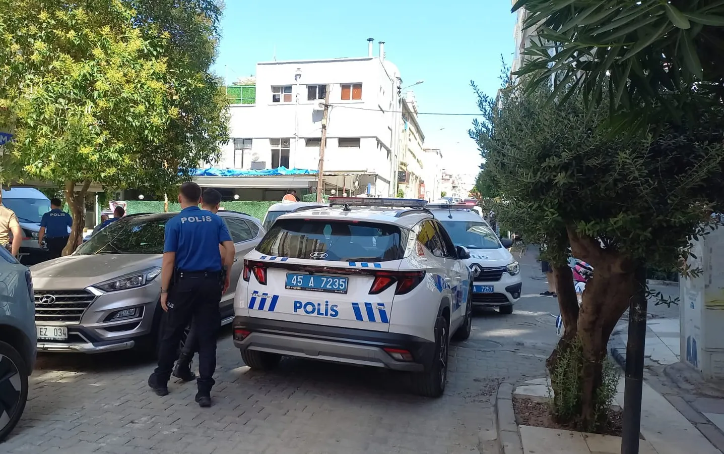 Manisa CHP İl Binasında gergin anlar: Tartışma kavgaya dönüştü
