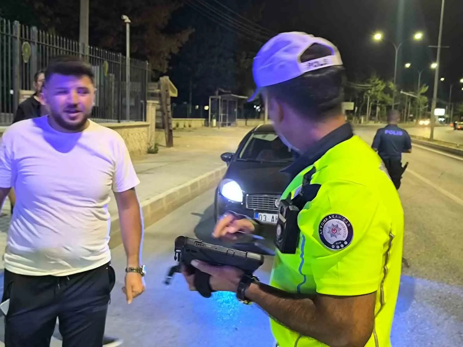 Şuhut sokaklarında sıkı denetim: Emniyetten huzur operasyonu