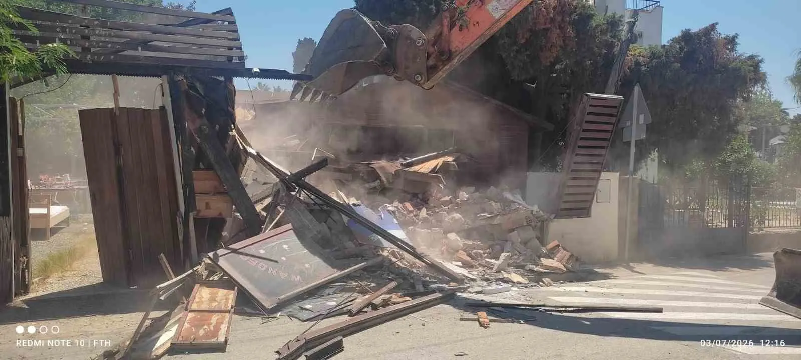 Bodrum'da kıyı işgallerine geçit yok: Sahil yolları halka açıldı