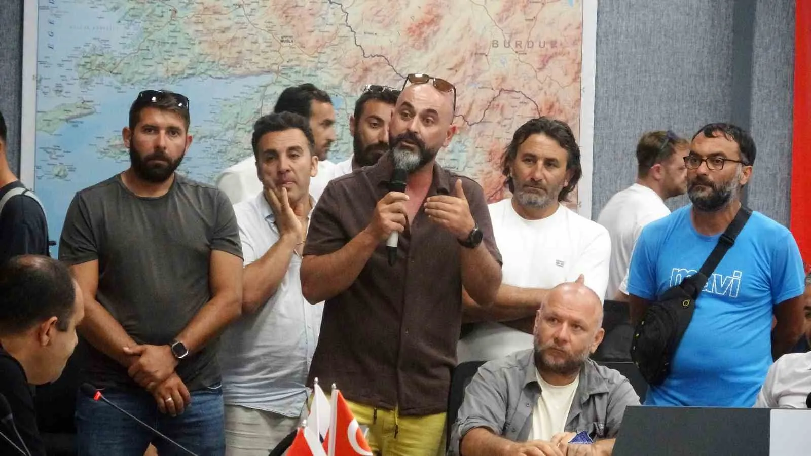 Babadağ'da kanatlar yere indi: Pilotlardan çözüm için kritik zirve