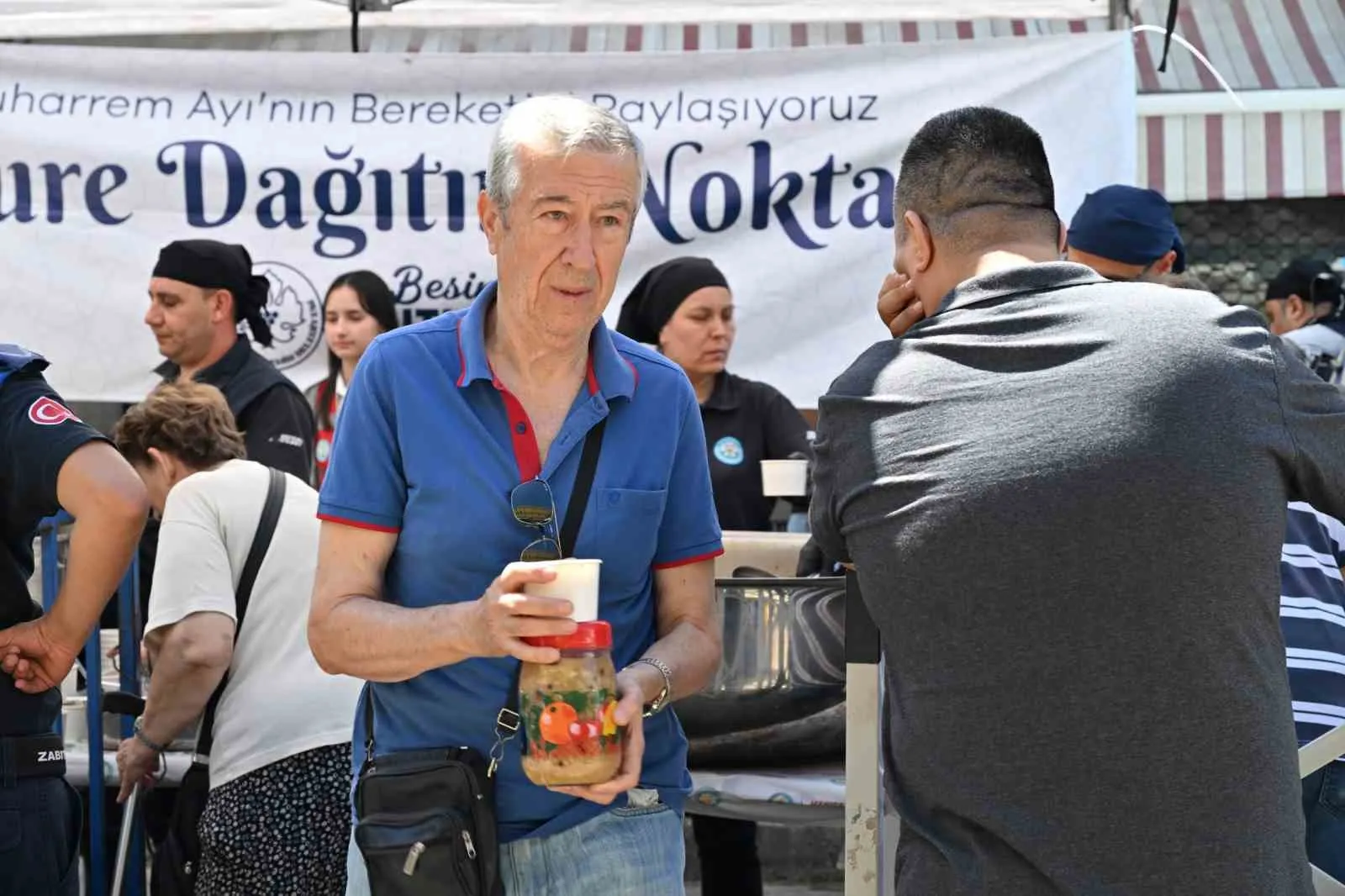 Manisa’da Muharrem ayı bereketi sokaklara taştı: Kazanlar birlik için kaynıyor