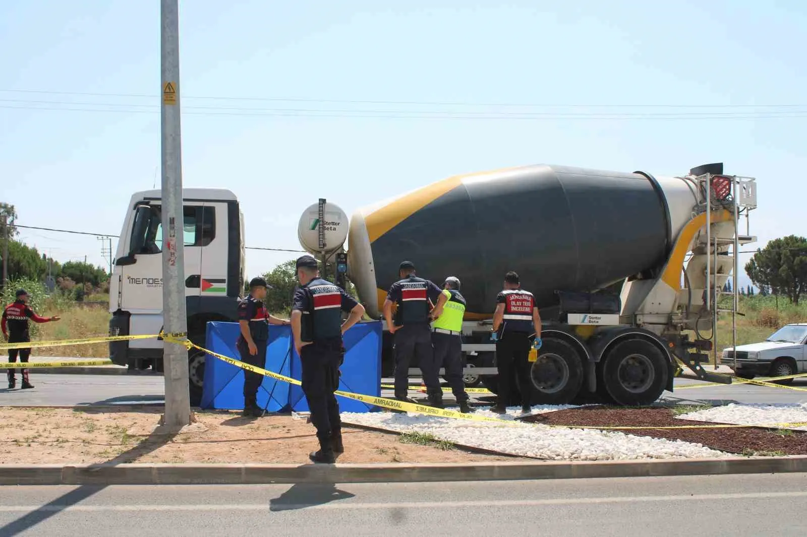 Aydın'da hastane yolunda acı son: Beton mikseri yaşlı kadını hayattan kopardı
