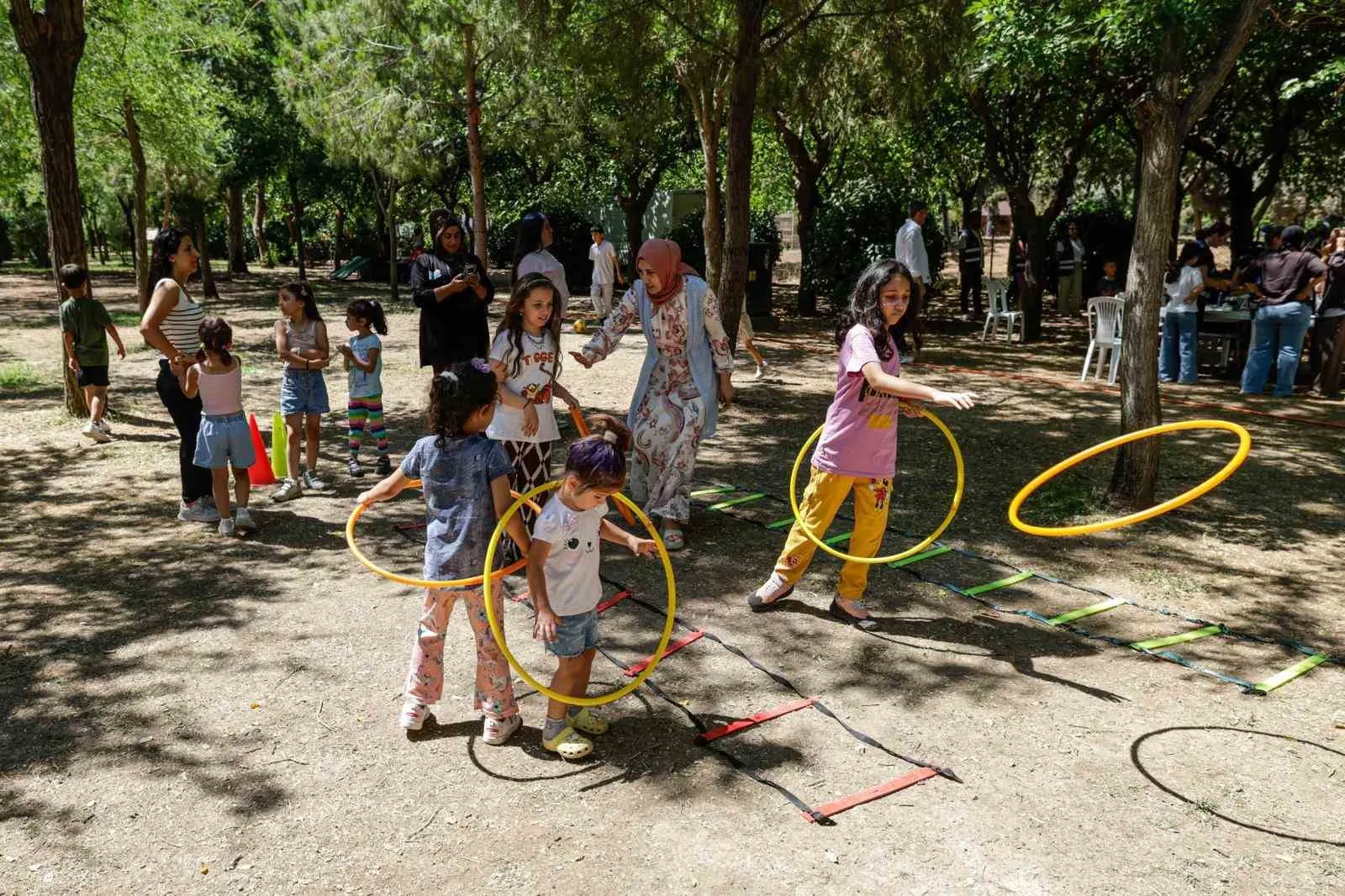İzmir'de yaz neşesi başladı: Aileler doğayla buluştu