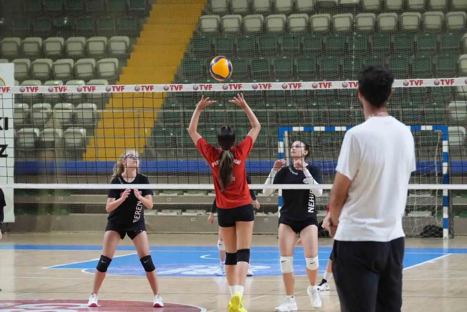 Muğla’nın voleybol perileri Balıkesir yolcusu: Hazırlıklar tamamlandı