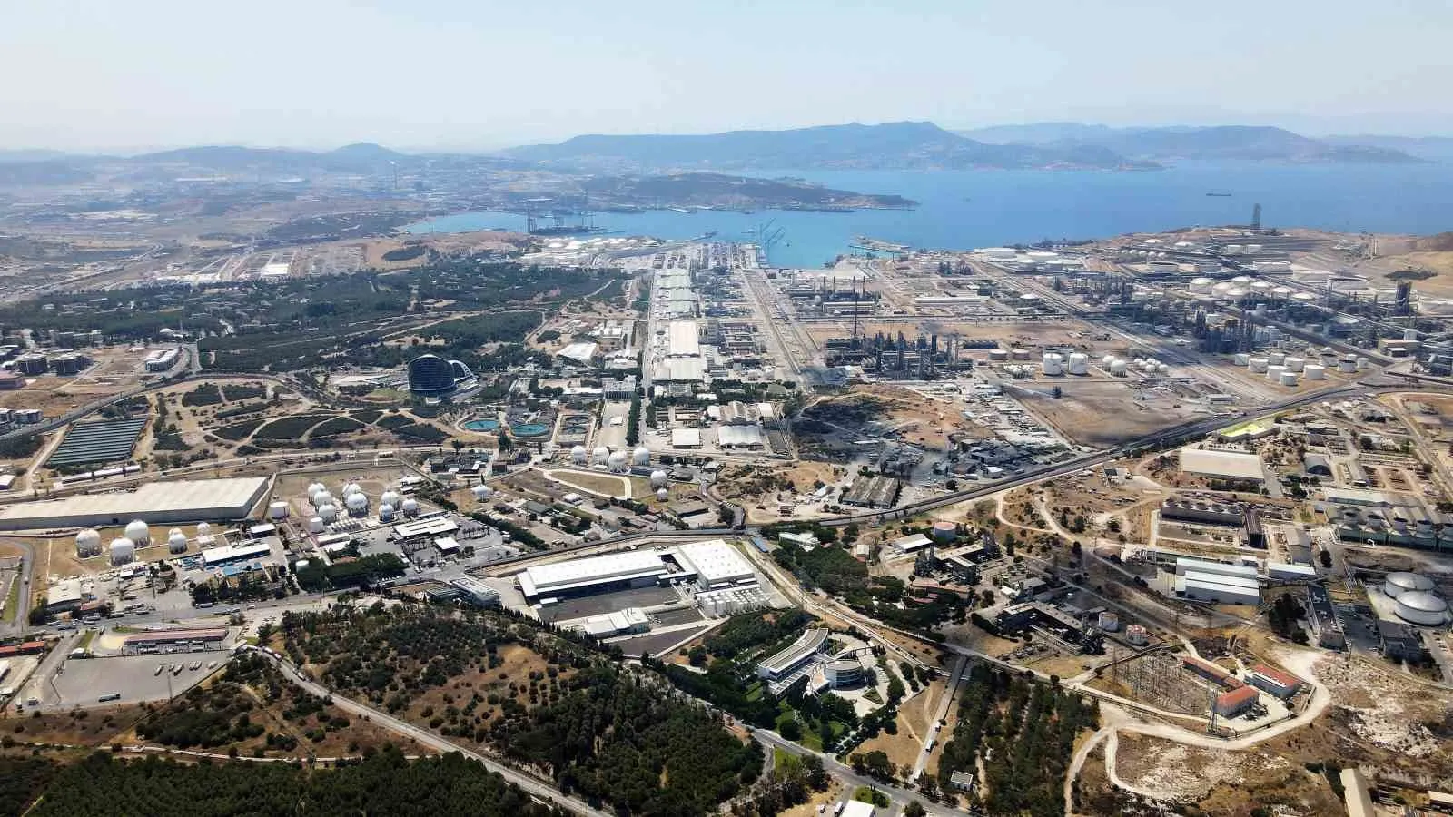 Deniz ticaretinin kalbi Aliağa’da atıyor: 2026’nın ilk yarısında zirveyi bırakmadı