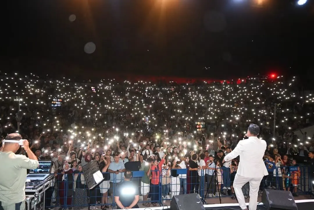 Çay ilçesinde dört günlük şölen: Vişne ve Eber Sarısı Festivali kortejle start aldı