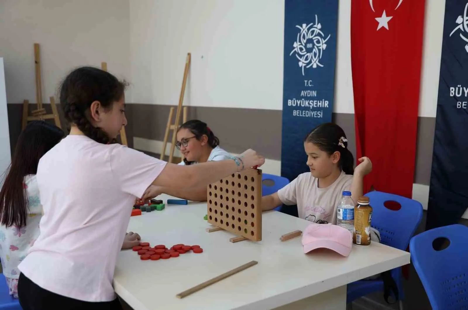 Aydın'da yaz tatili zeka oyunlarıyla şenleniyor: Minikler strateji geliştiriyor
