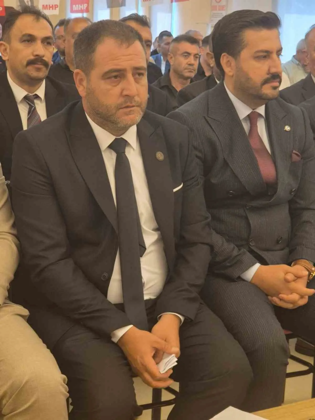 Söke MHP'de gençlik rüzgarı: Onur Şahin güven tazeleyerek görevi devraldı