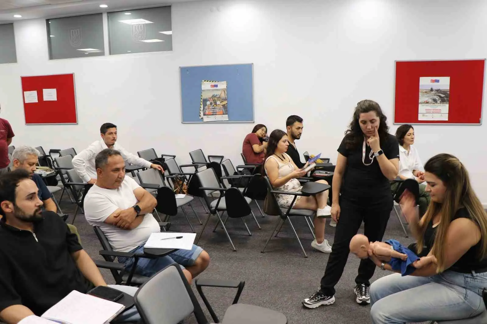 AYTO üyeleri hayat kurtaran dokunuşları öğrendi: İlk yardım sertifikalarını aldılar