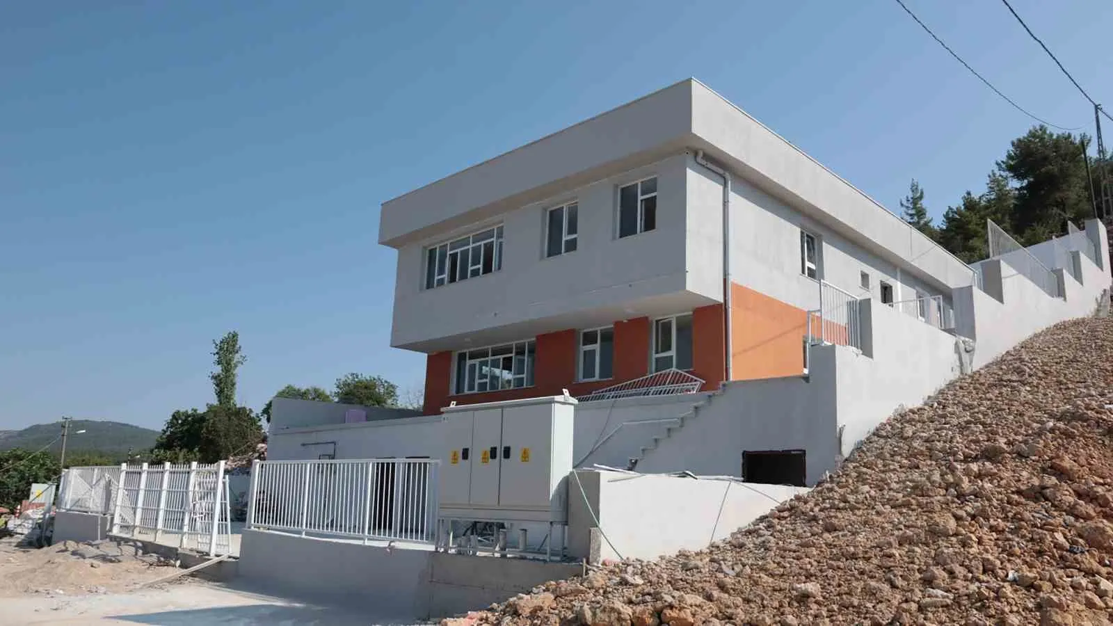 Ula’da miniklerin yeni yuvasında sona gelindi: Yüzde 90’ı tamamlandı