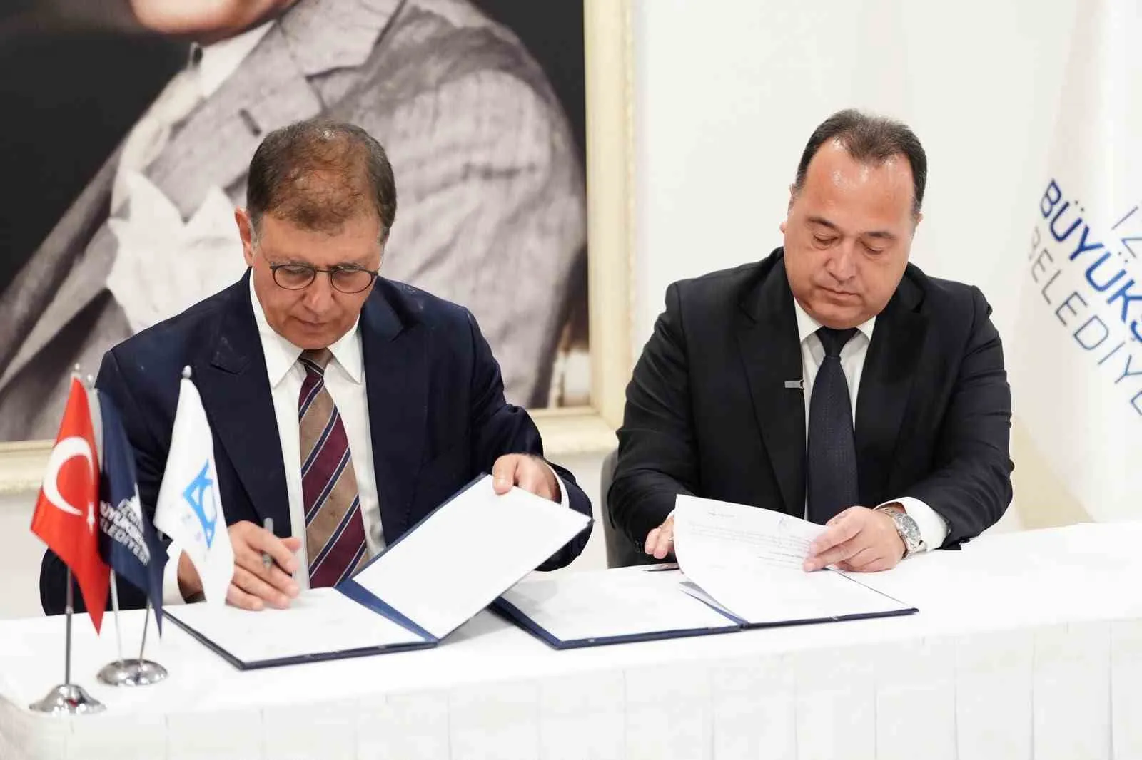 Gördes Barajı’nda dev dönüşüm: Atıl araziler bal ormanına dönüşüyor