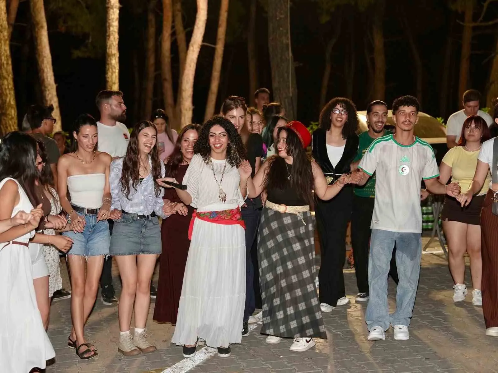 Denizli'de dünya rüzgarı: Çamlık'ta kültürler arası köprü kuruldu
