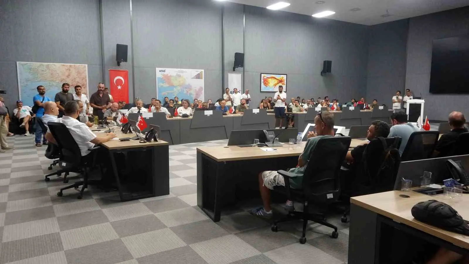 Babadağ'da kanatlar yere indi: Pilotlardan çözüm için kritik zirve