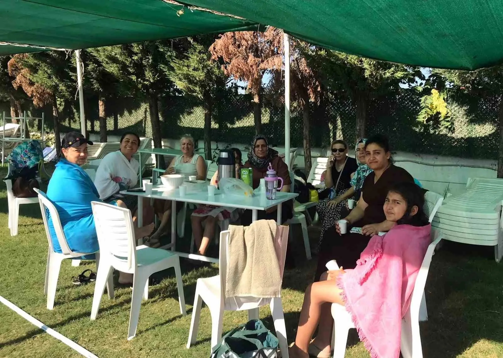 Merkez Efendi’nin minikleri havuzda kulaç attı: Yaz tatili sporla renklendi