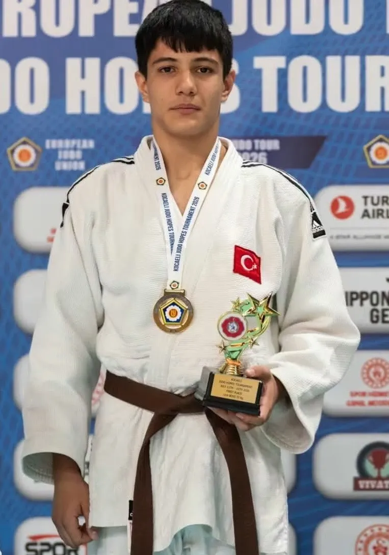 Salihli’nin genç judocuları Avrupa’yı salladı: Kürsünün zirvesinde iki altın madalya