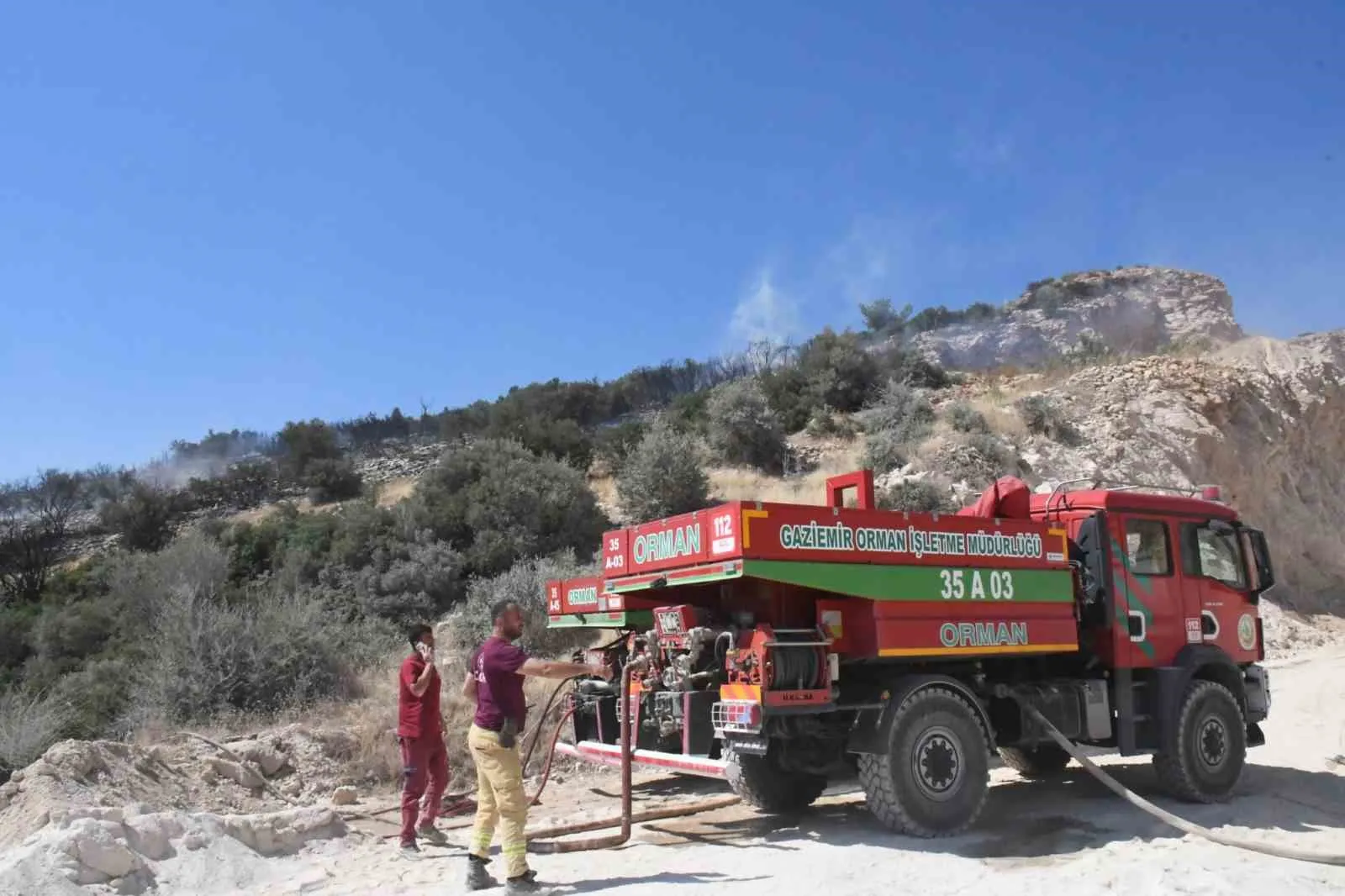 Torbalı’da ormanlık alanda korkutan yangın: Ekiplerin zamanla yarışı sonuç verdi