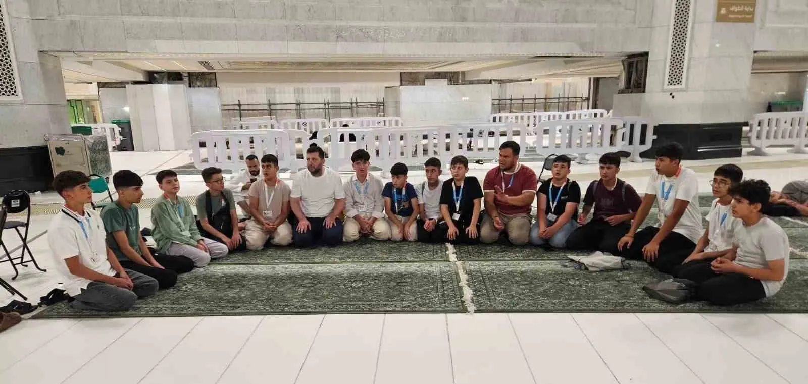 Kutsal topraklarda 15 Temmuz nöbeti: Aydınlı genç hafızlardan anlamlı vefa