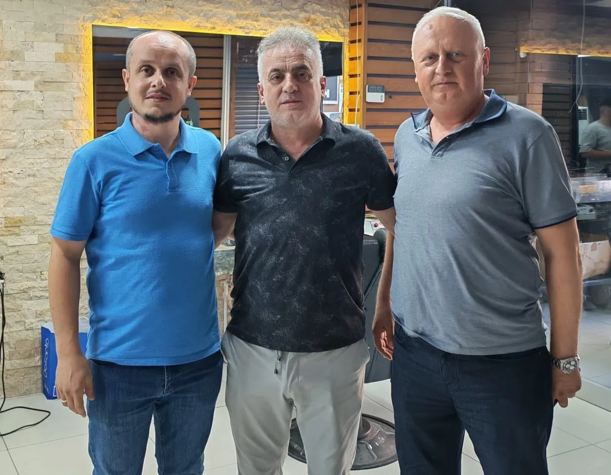 Denizli’de esnaf mesaisi: AK Parti heyeti berberlerin kapısını çaldı