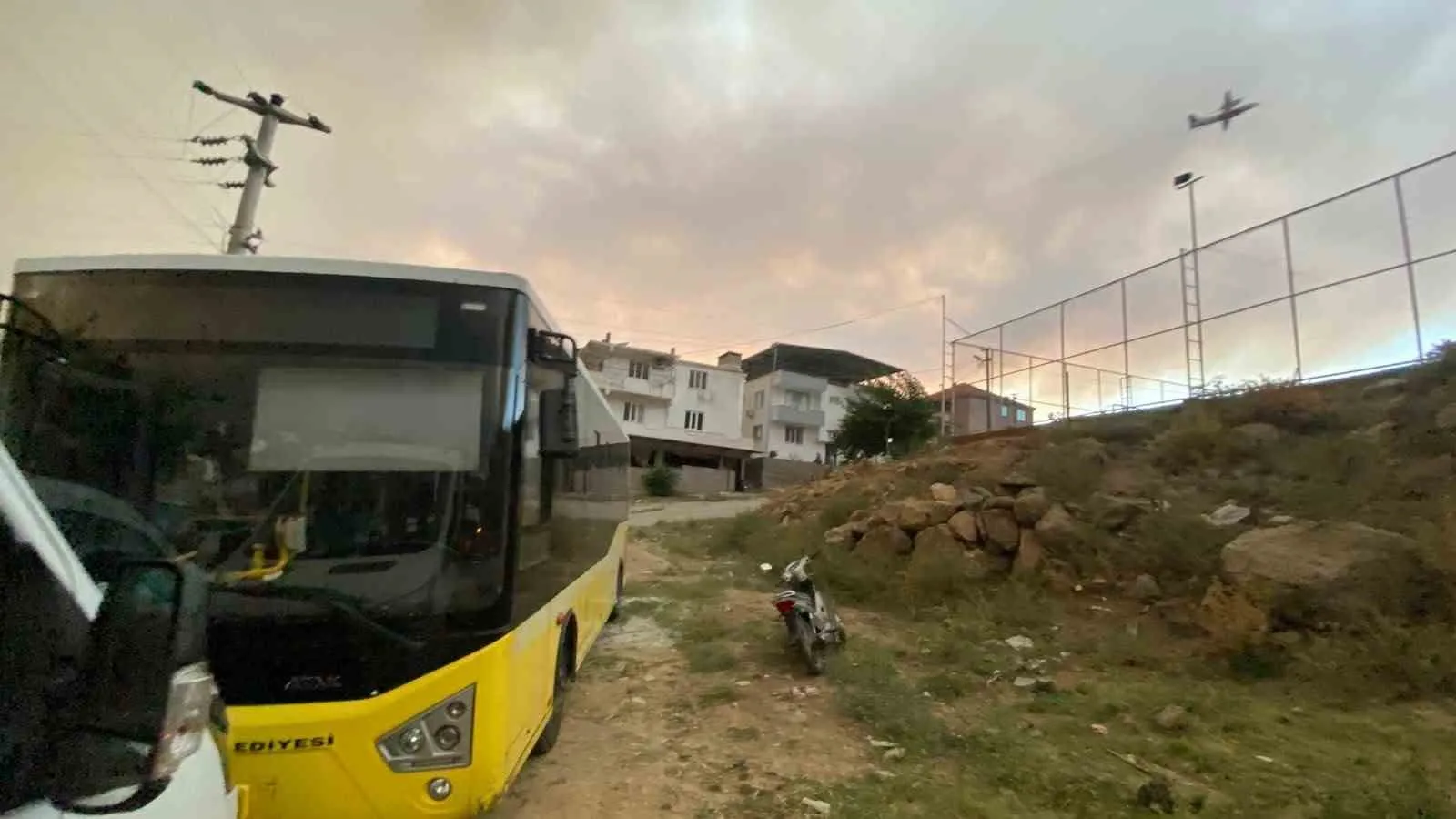 Aydın'da orman yangını alarmı: Tahliye için otobüsler teyakkuza geçti