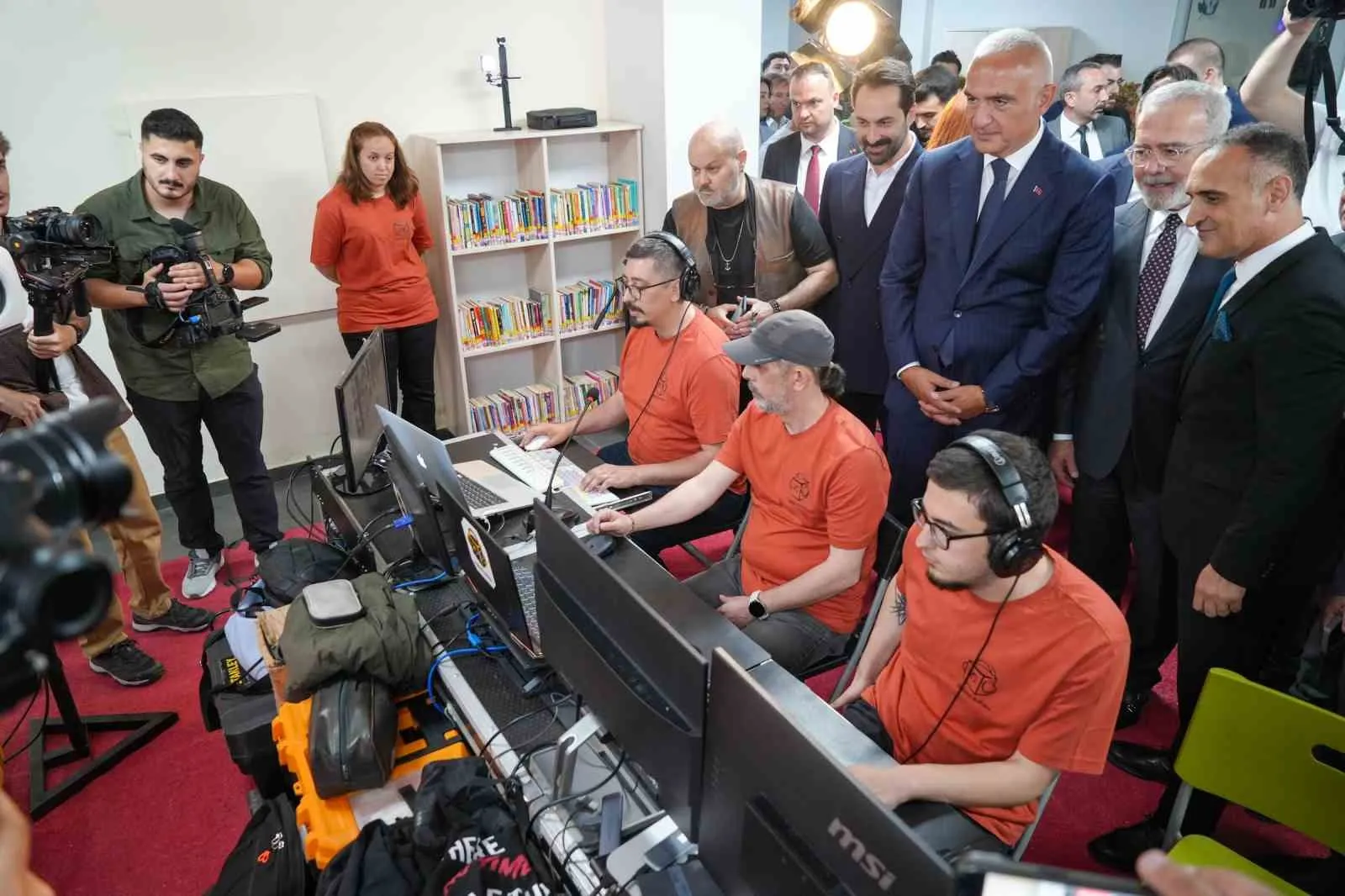 Manisa'da okuma tutkusu teknolojiyle buluştu: Yarım milyona yakın ziyaretçi ağırlandı