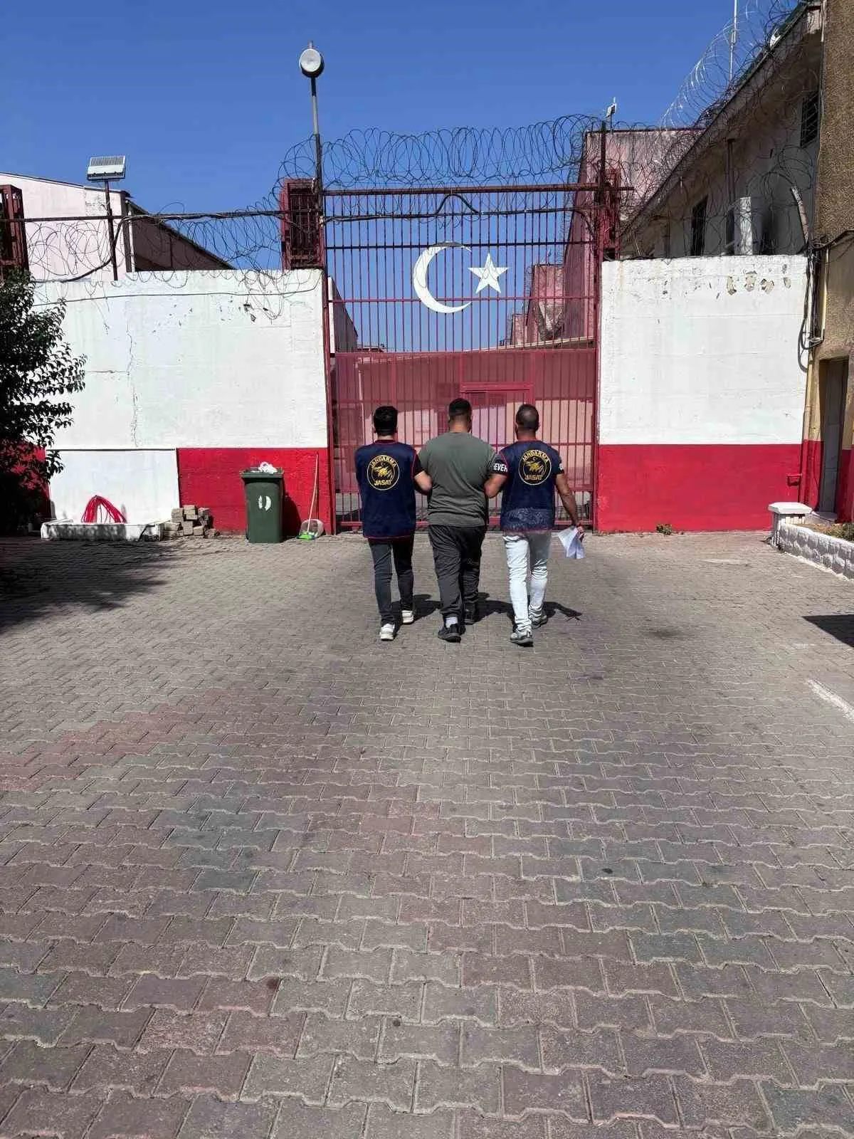 Aydın'da firari avı: İki ilçede operasyon düğmesine basıldı