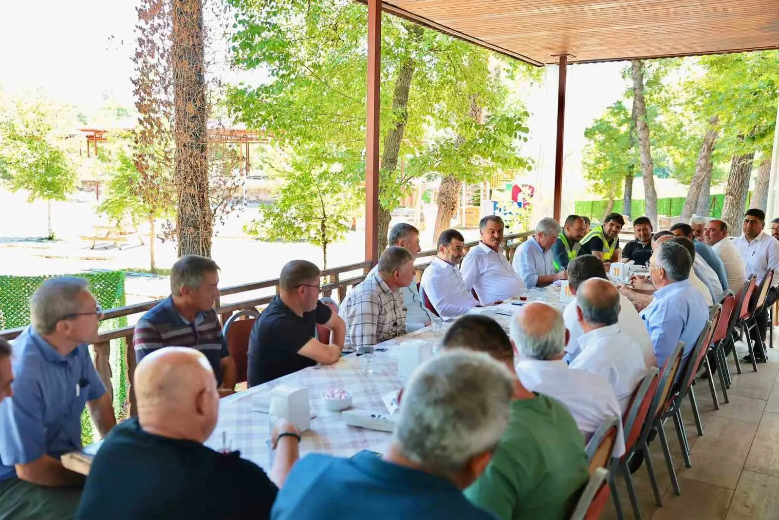 Beyağaç’ta vefa ve hizmet mesaisi: Başkanlar halkın nabzını tuttu