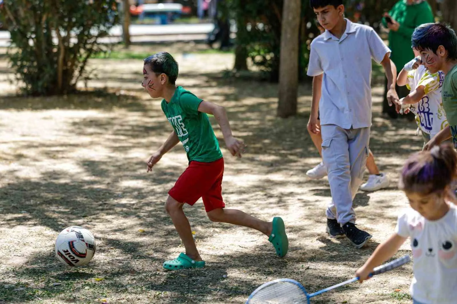 İzmir'de yaz neşesi başladı: Aileler doğayla buluştu