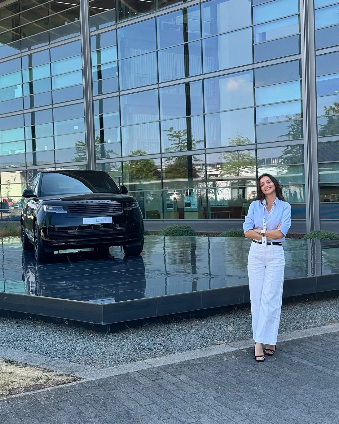 Otomotiv dünyasında Türk imzası: Eda Erdal Jaguar Land Rover’da zirveye yerleşti