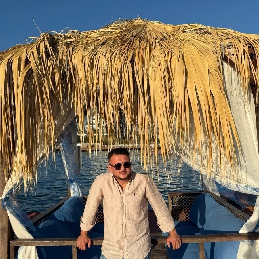 Kuşadası’nda vahşi cinayet: Silahla vurdukları genci dakikalarca darbettiler